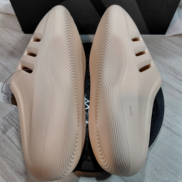 NEW Adidas Mens Adifom Futuristic Infinity Mule Warm Vanilla Slip-On Clogs SZ 13 - Picture 7 of 14